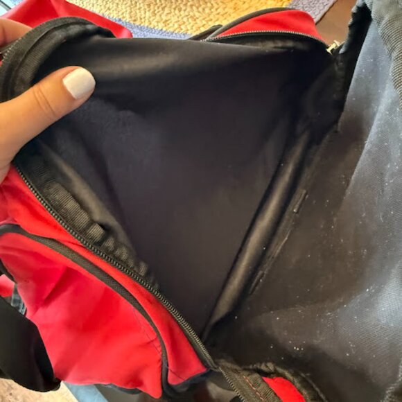 Nike Red & Black Large Duffle bag great for men, women, or kids - Picture 7 of 8